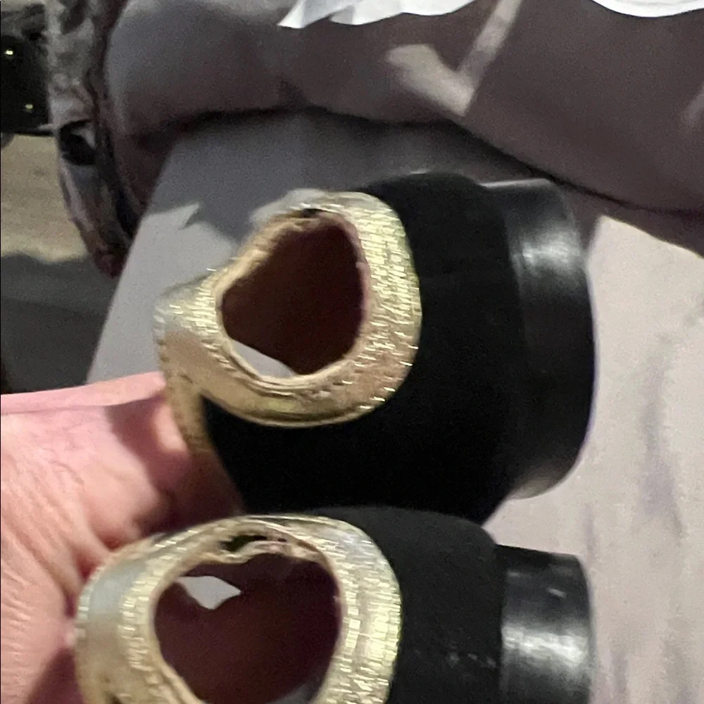 Kate Spade Elegant Black Flats with Gold Detailing - Picture 13 of 14